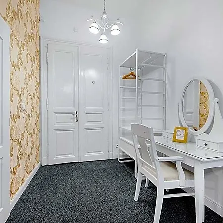 Downtown Ξενοδοχείο 3*