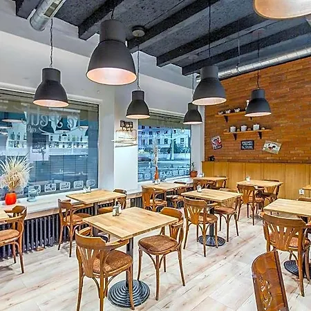 Downtown 3* Μπρατισλάβα