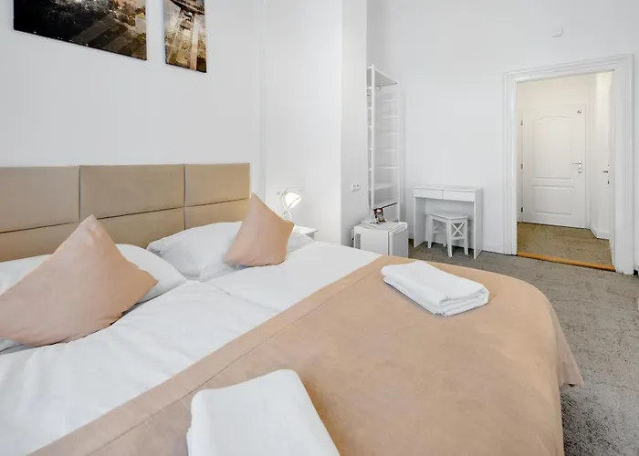 Downtown فندق براتسيلافا