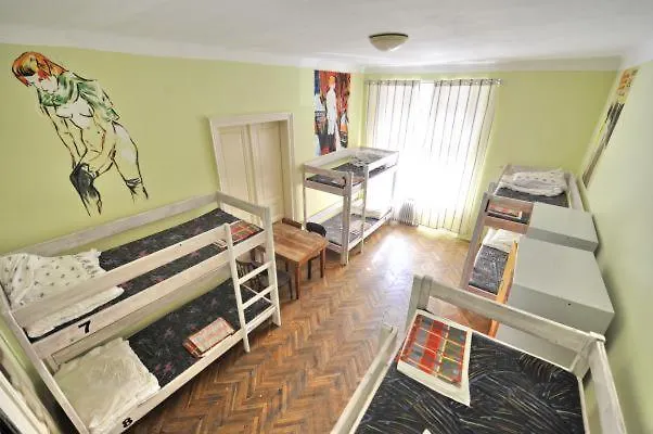 Downtown فندق براتسيلافا