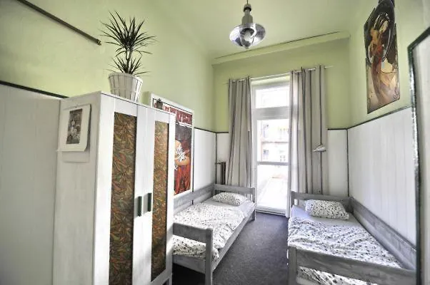 Downtown فندق براتسيلافا