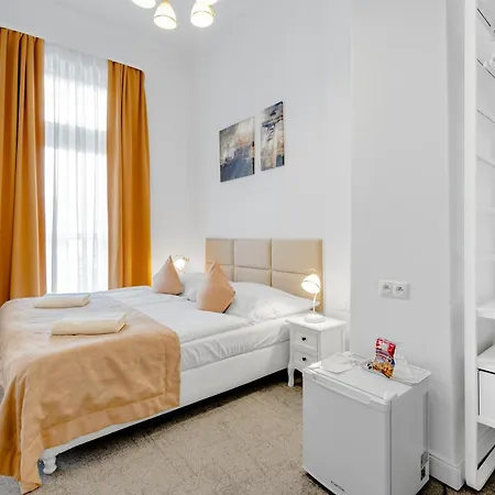 Отель Downtown 3*