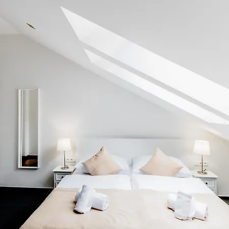 Downtown Отель 3*